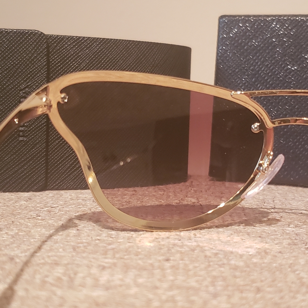 Prada Catwalk Sunglasses PR74VS  (101) - Picture 12 of 16